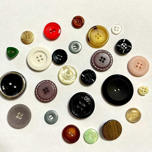 Vintage Buttons - 25 Pieces - Picture 10 of 11